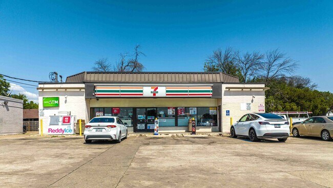 Plus de détails pour 3801 N Town East Blvd, Mesquite, TX - Commerce de détail à vendre