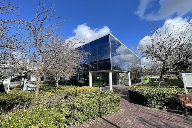 Apple Walk, Swindon for lease Building Photo- Image 1 of 3