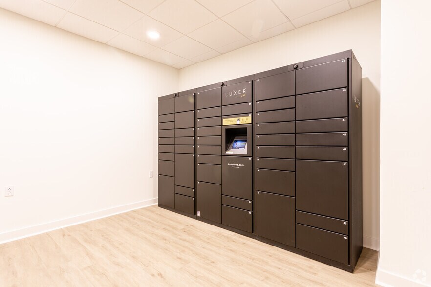 1 Woodbridge Ctr, Woodbridge, NJ à louer - Photo intérieure - Image 3 de 11