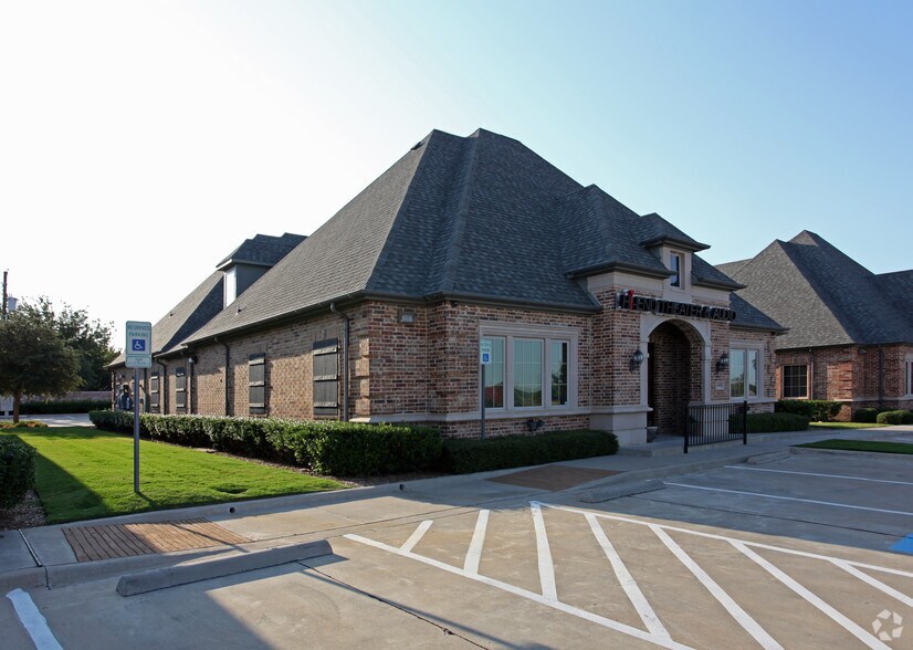 7508 San Jacinto Pl, Plano, TX à vendre - Photo du bâtiment - Image 2 de 4