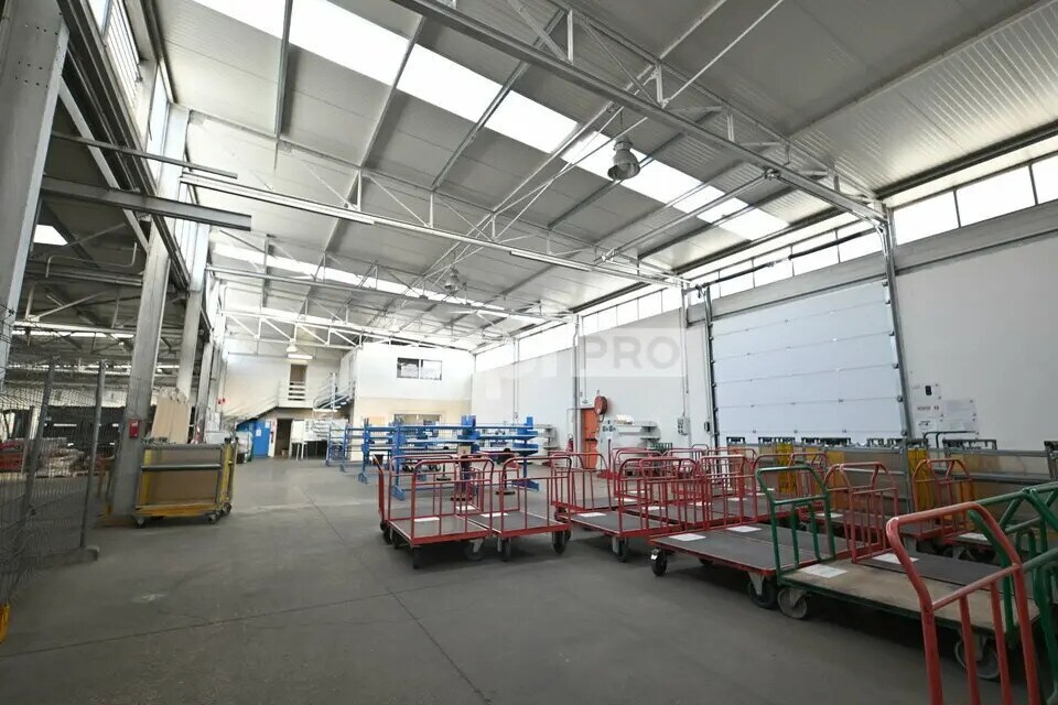 Local d'activités dans Saint-Genis-Laval à vendre Photo intérieure- Image 1 de 13