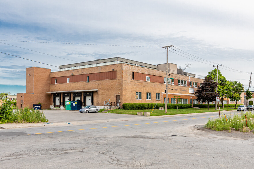 5785 Rue Paré, Mt Royal, QC à louer - Photo du bâtiment - Image 1 de 6