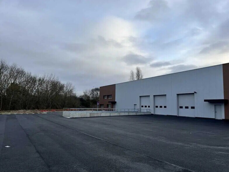 Flex dans Carbon-Blanc à louer - Photo du bâtiment - Image 2 de 3