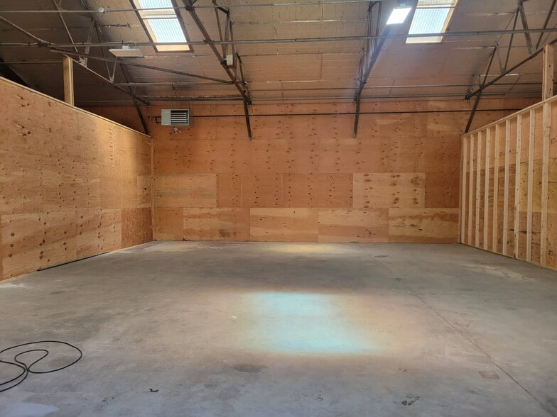 6 Railroad Yard Rd, Deerfield, MA for lease - Building Photo - Image 3 of 15