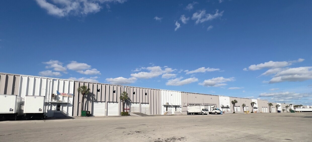 9701-9793 NW 91st Ct, Miami, FL for lease Interior Photo- Image 1 of 1
