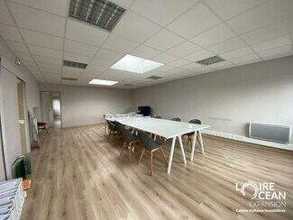 Plus de détails pour Bureau, Commerce de détail à louer