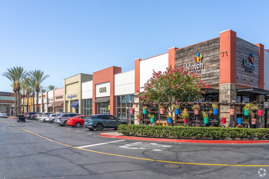 13865 City Center Dr, Chino Hills, CA à vendre - Photo principale - Image 1 de 4