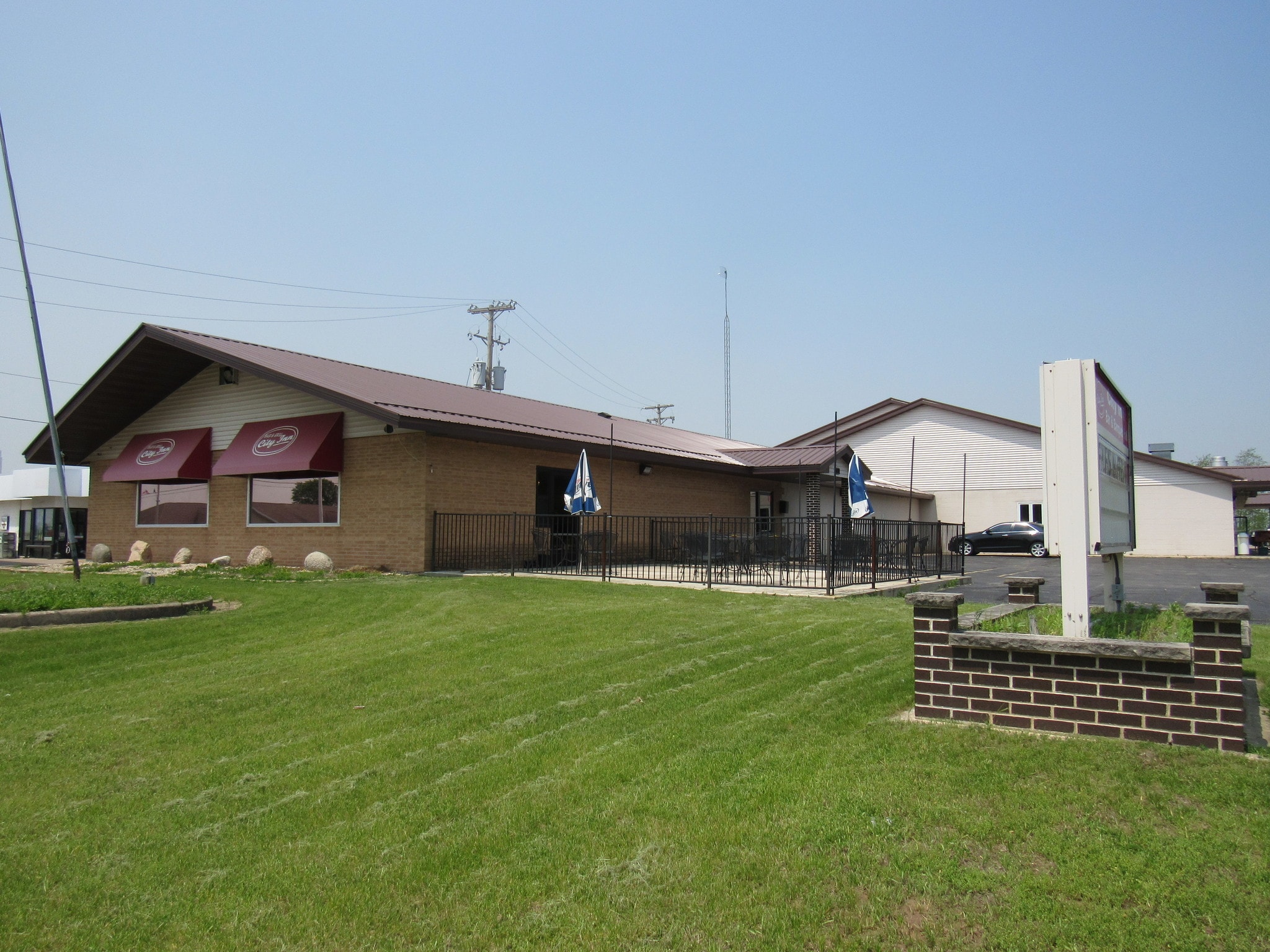 689 Broadway, Berlin, WI for sale Primary Photo- Image 1 of 64