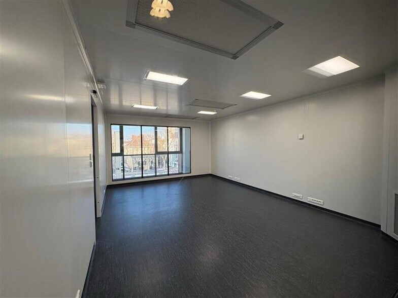 30 Avenue Georges Pompidou, Chalon-sur-Saône à vendre - Photo du bâtiment - Image 3 de 15