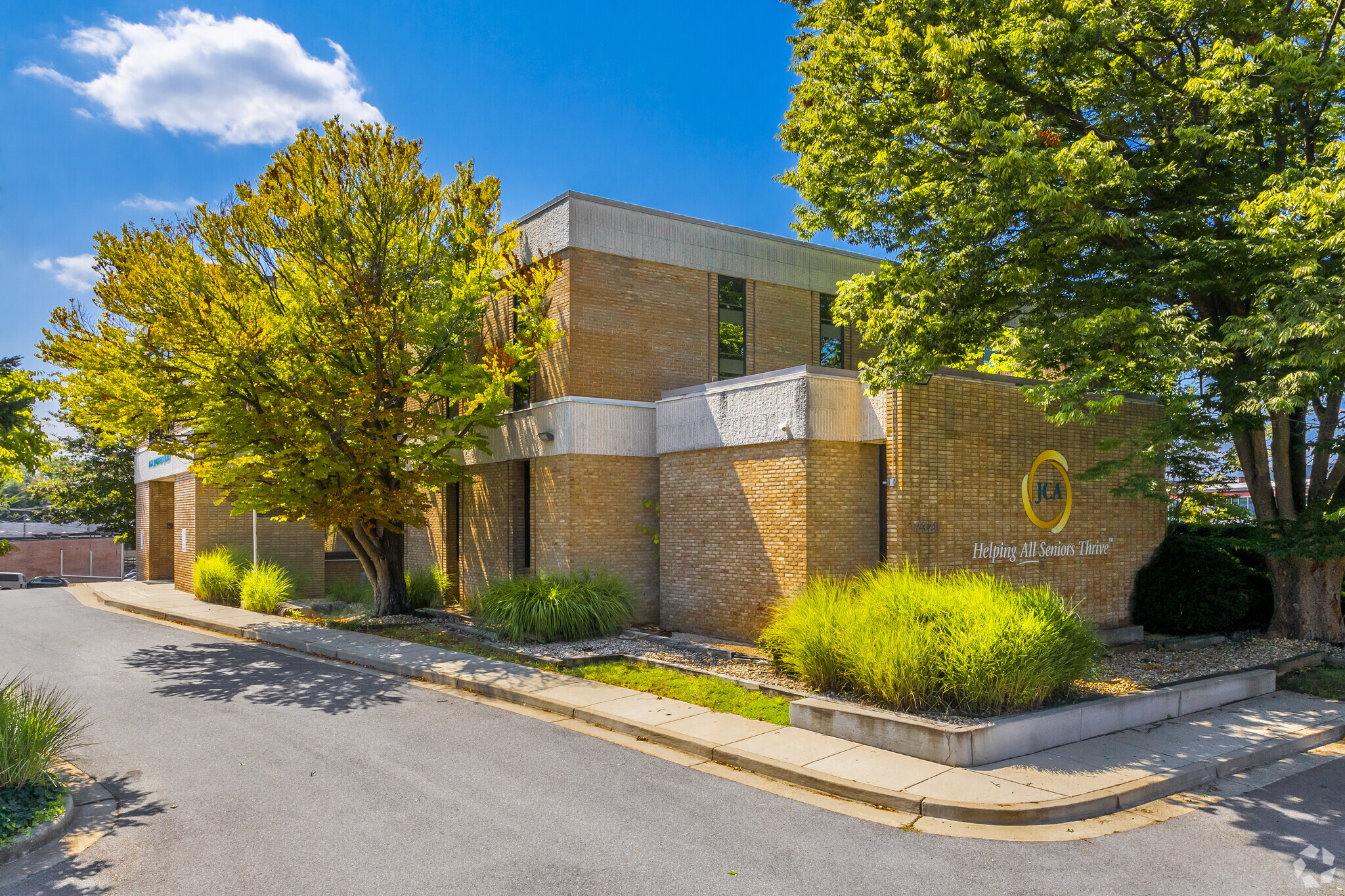 12320 Parklawn Dr, Rockville, MD à vendre Photo du bâtiment- Image 1 de 1