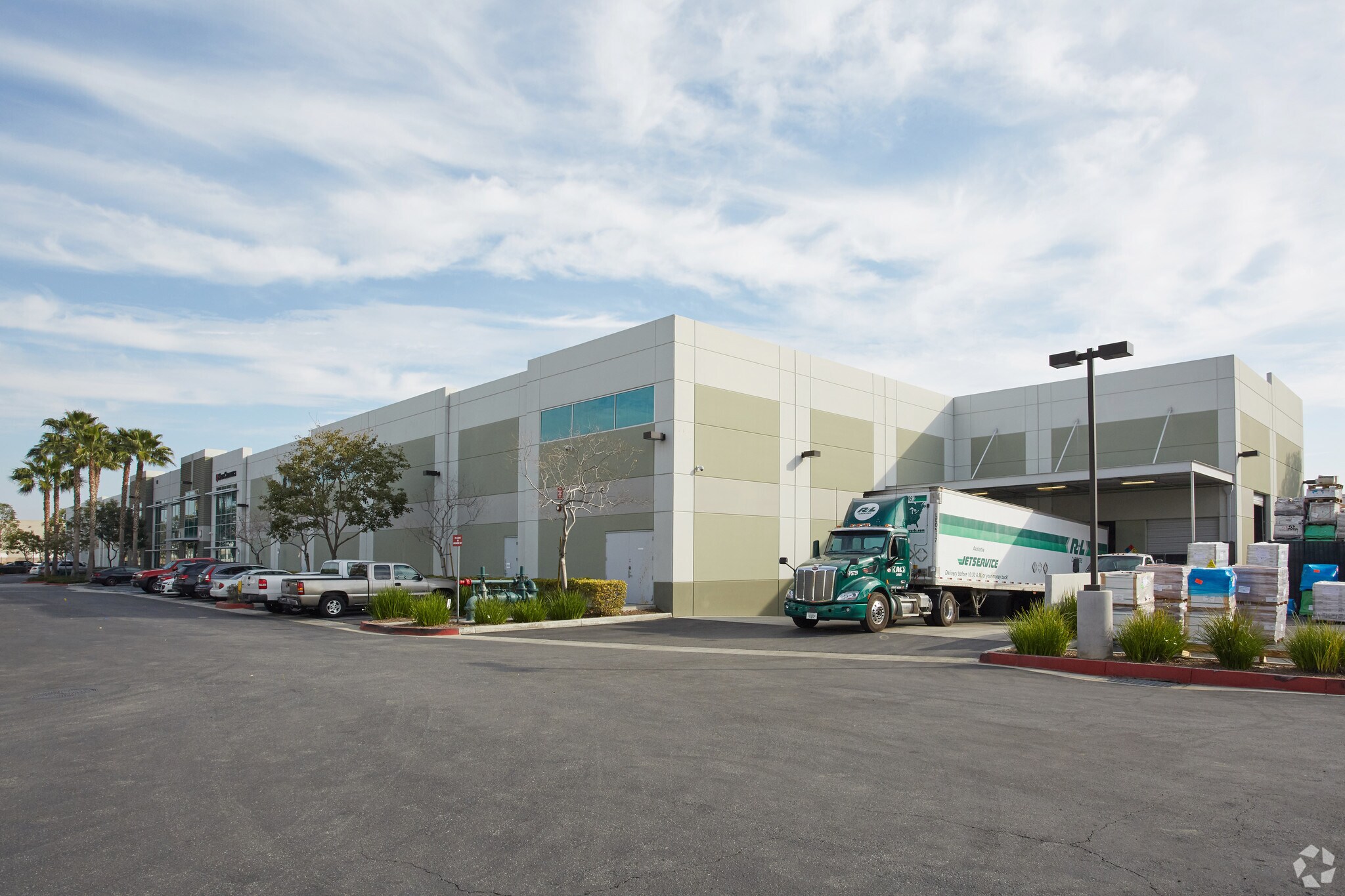 850-851 Enterprise Ave, Fullerton, CA à vendre Photo principale- Image 1 de 1