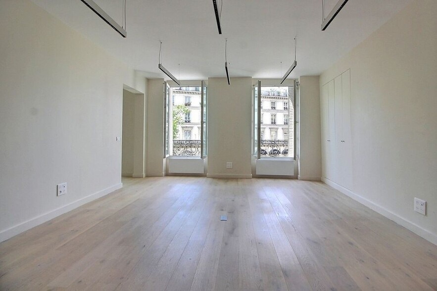 24 Boulevard Saint-Denis, Paris à louer - Photo intérieure - Image 2 de 6