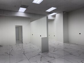 15301 Ventura Blvd, Sherman Oaks, CA for lease Interior Photo- Image 2 of 3