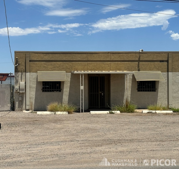3125-3131 E. 47th St. portfolio of 2 properties for sale on LoopNet.ca - Building Photo - Image 2 of 4