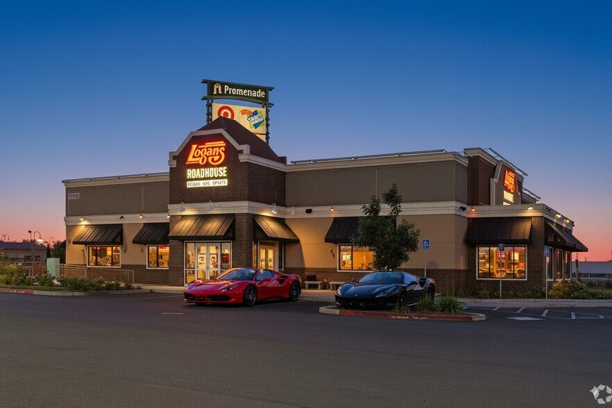 3698 N Freeway Blvd, Sacramento, CA à louer - Photo du bâtiment - Image 1 de 3