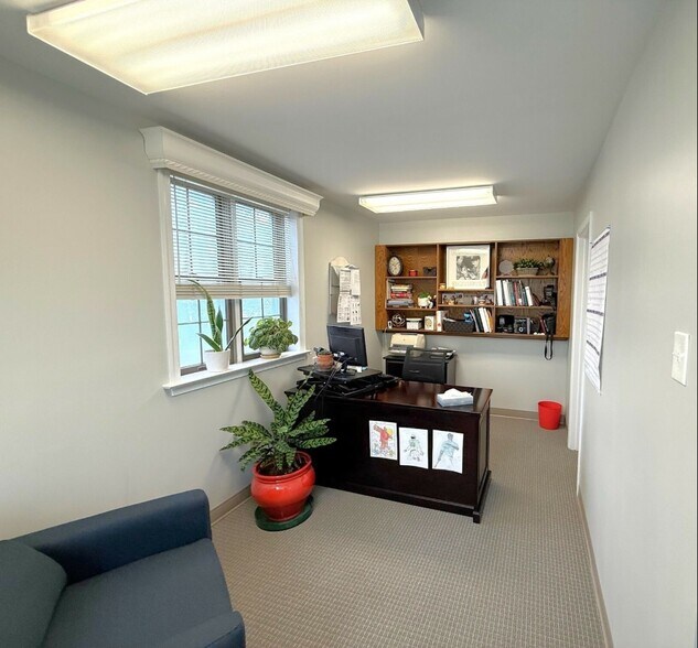 1550-1558 McDaniel Dr, West Chester, PA à vendre - Photo du bâtiment - Image 3 de 8