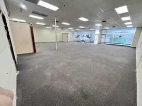 3010-3054 W Hobson Rd, Woodridge, IL for lease Interior Photo- Image 2 of 7