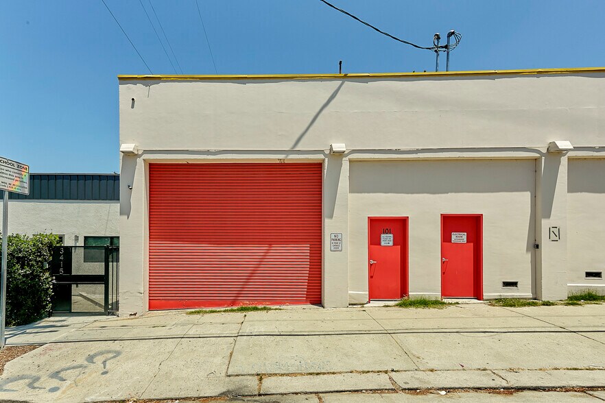 101 N Virgil Ave, Los Angeles, CA à vendre - Photo du bâtiment - Image 3 de 15