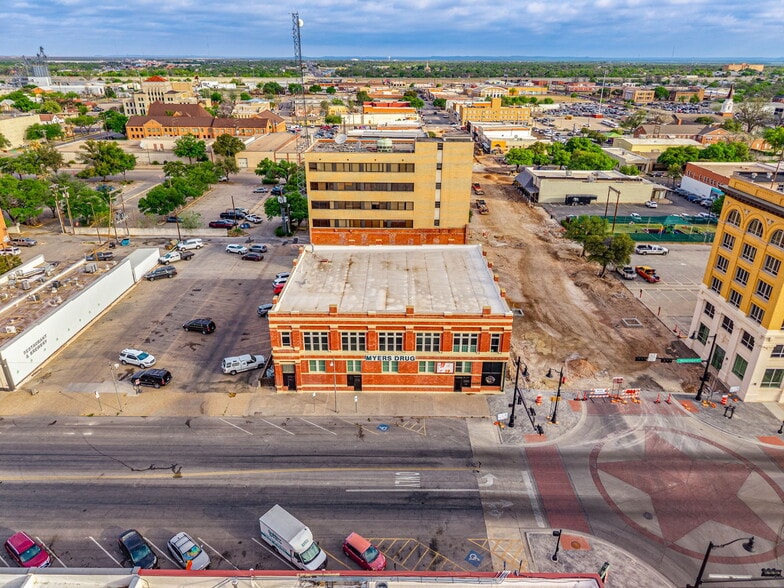 29 S Chadbourne St, San Angelo, TX à vendre - Photo du bâtiment - Image 3 de 58
