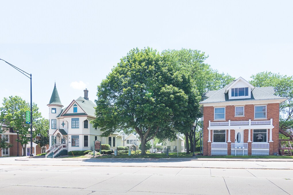 Portfolio of 3 assets in Schaumburg, IL portefeuille de 3 propriétés à vendre sur LoopNet.ca Photo du bâtiment- Image 1 de 14