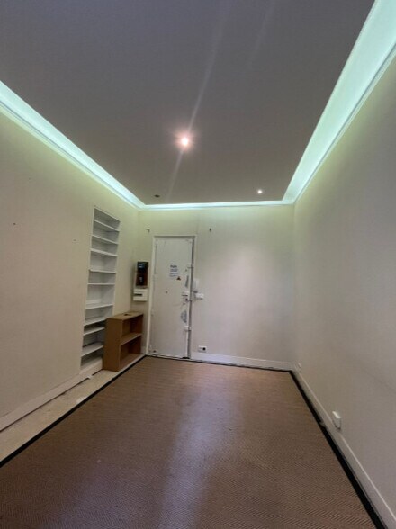 Retail in LEVALLOIS PERRET for lease - Interior Photo - Image 3 of 4