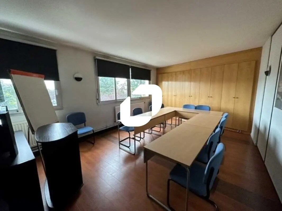 Bureau dans Chatou à louer Photo intérieure- Image 1 de 10