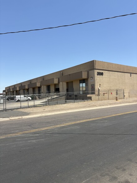 3550 W Clarendon Ave, Phoenix, AZ for lease - Building Photo - Image 2 of 4