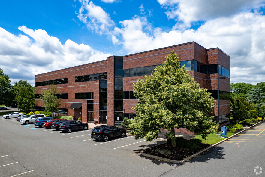 302 Harper Dr, Moorestown, NJ for lease - Building Photo - Image 1 of 7