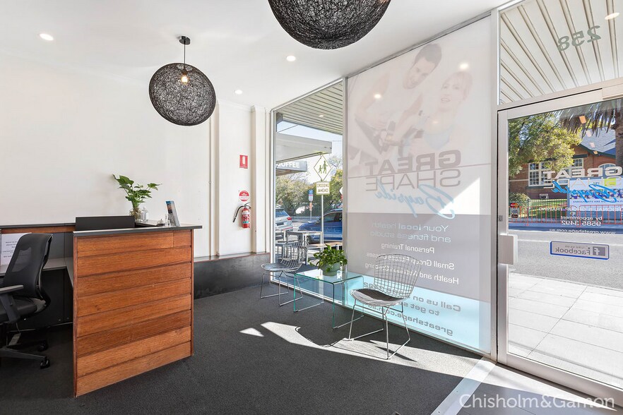 258 Charman Rd, Cheltenham for sale - Interior Photo - Image 1 of 4