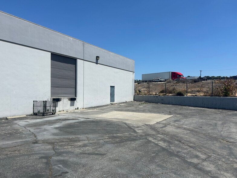 20460 Yellow Brick Rd, City of Industry, CA à louer - Photo du bâtiment - Image 2 de 6