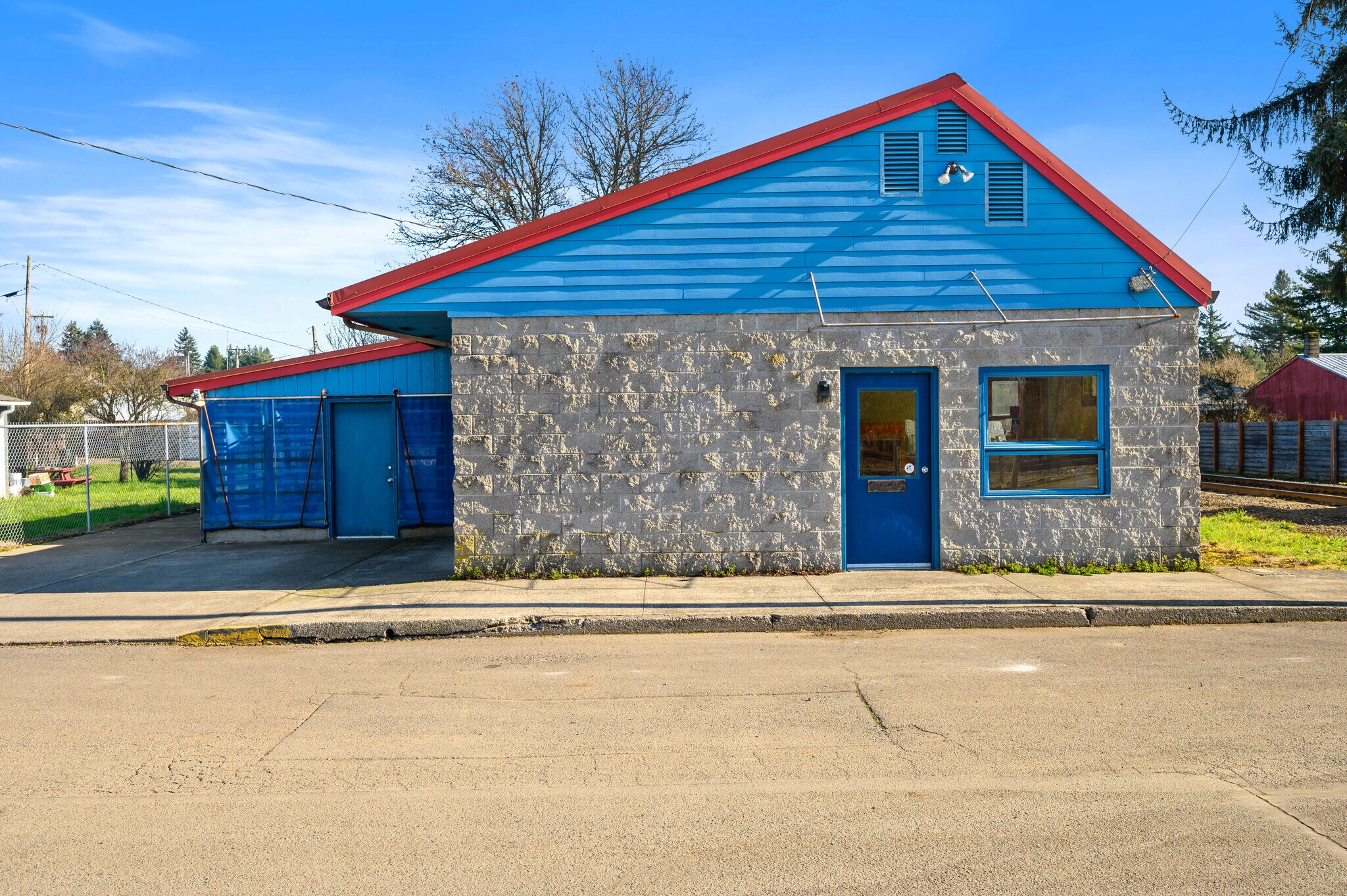 212 NE D St, Willamina, OR à vendre Photo principale- Image 1 de 35