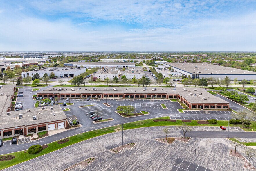 480 Quadrangle Dr, Bolingbrook, IL à vendre - Aérien - Image 1 de 4