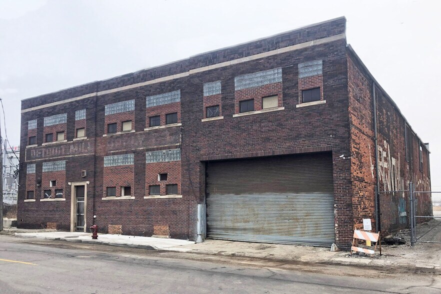 1909 E Ferry St, Detroit, MI for lease - Primary Photo - Image 1 of 1
