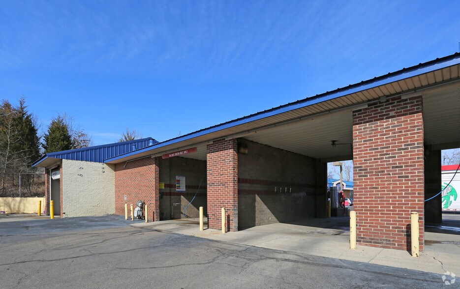 8037 Hamilton Ave, Cincinnati, OH à louer - Photo du bâtiment - Image 3 de 12