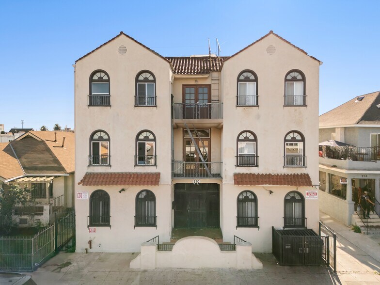 210 W 43rd Pl, Los Angeles, CA à vendre - Photo du bâtiment - Image 3 de 9