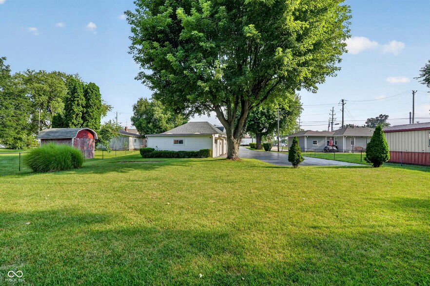5037 W US Highway 52, New Palestine, IN à vendre - Photo du bâtiment - Image 3 de 16
