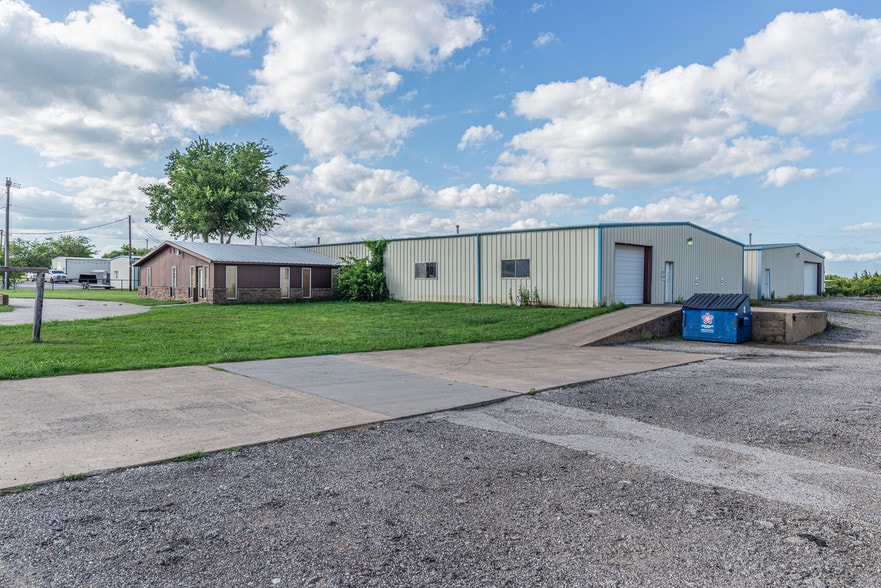311 S US Highway 69, Trenton, TX à vendre - Photo du bâtiment - Image 2 de 9