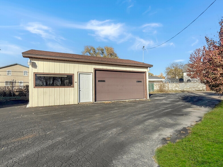 2200 Easton Blvd, Des Moines, IA for sale - Building Photo - Image 3 of 11