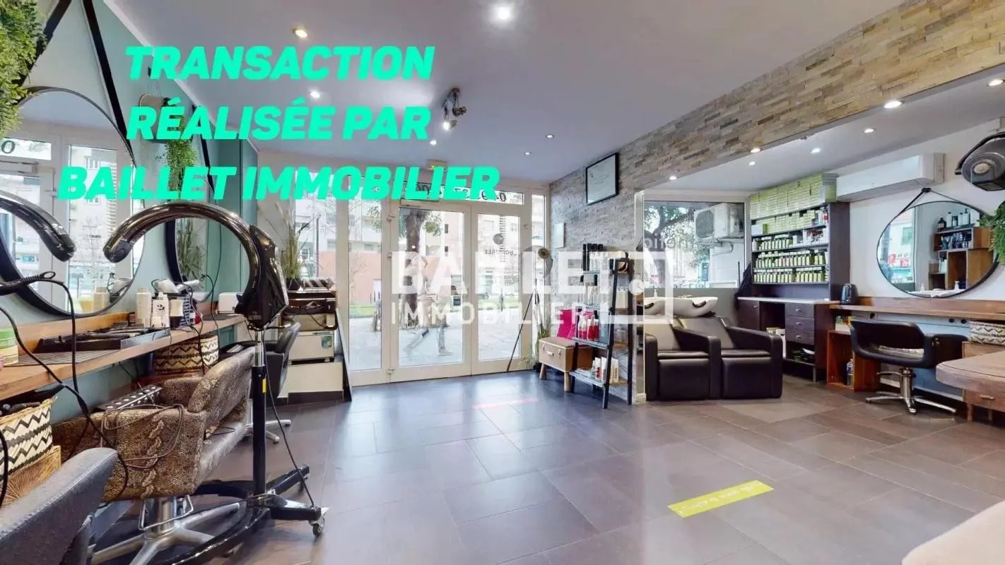 Retail in Nice for lease Building Photo- Image 1 of 18