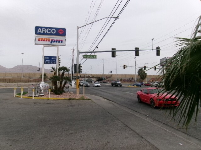 More details for 3885 E Charleston Blvd, Las Vegas, NV - Retail for Sale