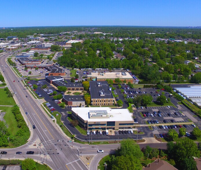 3890 S Lindbergh Blvd, Sunset Hills, MO à louer - Photo du bâtiment - Image 2 de 6