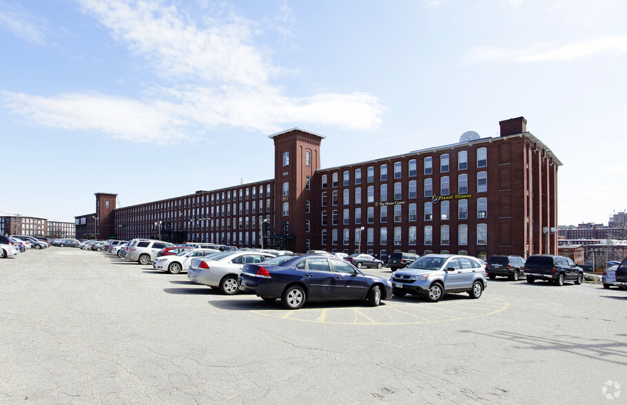 Flex in Manchester, NH for sale - Primary Photo - Image 1 of 1