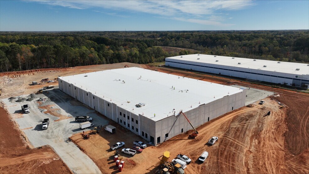 242 Manufacturers Blvd, Mooresville, NC à louer - Photo du bâtiment - Image 2 de 6