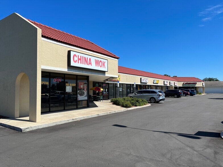 13425 Belcher Rd S, Largo, FL à louer - Photo du bâtiment - Image 1 de 11