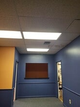 426 Lexington Rd, Versailles, KY for lease Interior Photo- Image 2 of 5