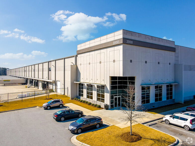 2000 Logistics Center Dr, Fairburn, GA for lease - Building Photo - Image 1 of 12