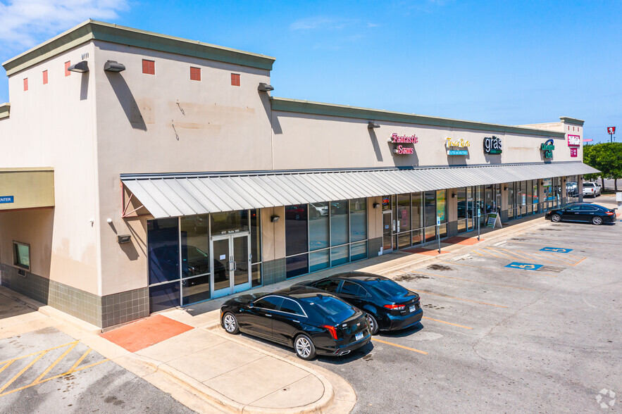 8111 Mainland Rd, San Antonio, TX for lease - Building Photo - Image 3 of 19