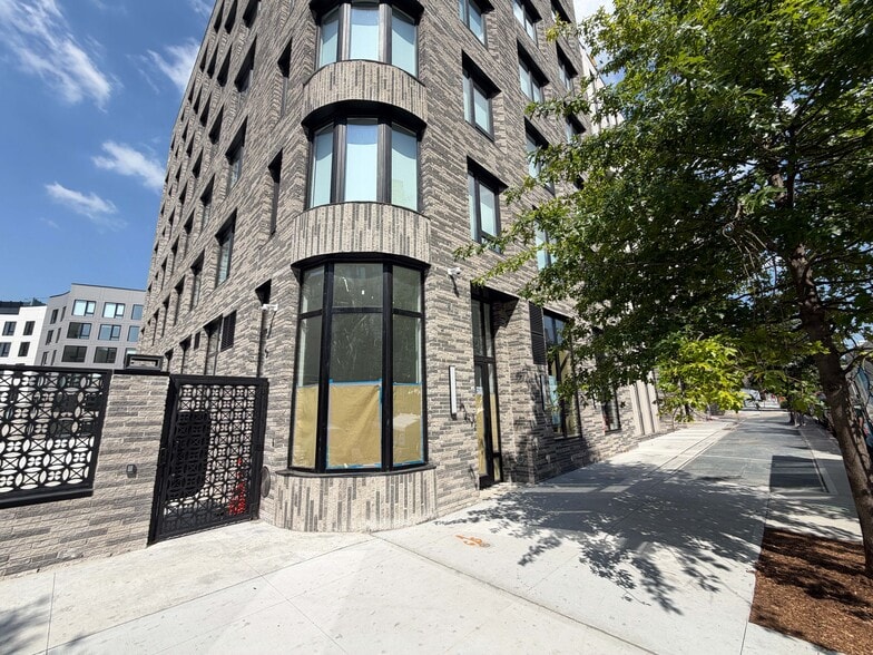 2363 Bedford Ave, Brooklyn, NY for lease - Building Photo - Image 3 of 16