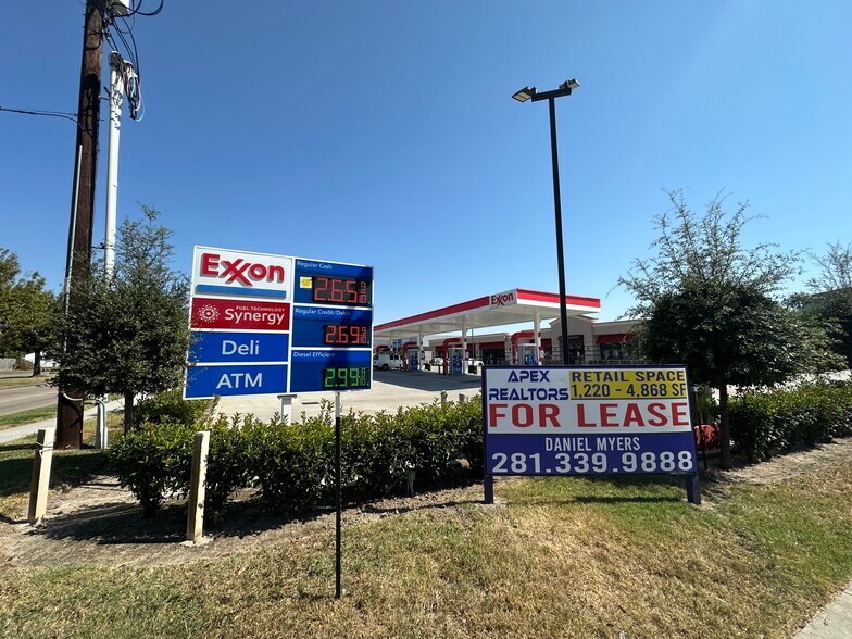 6953 W Tidwell Rd, Houston, TX à louer - Photo du bâtiment - Image 3 de 4