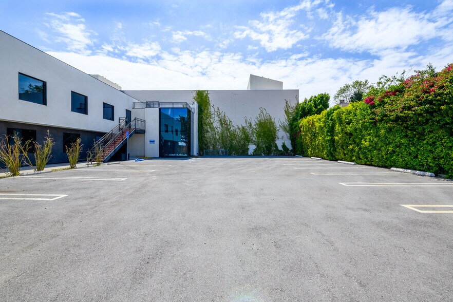 3331 Ocean Park Blvd, Santa Monica, CA à louer - Photo du bâtiment - Image 3 de 13